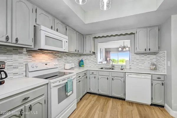 $3,300 | 199 Jimmy Buffett Mem Highway, Unit B102, Satellite Beach, FL 32937