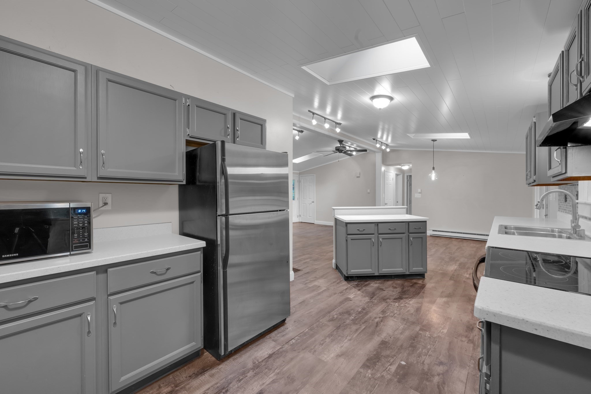 139 Podunk Road Sturbridge, MA 01566 - Photo 5 of 34 Gallery Image 5