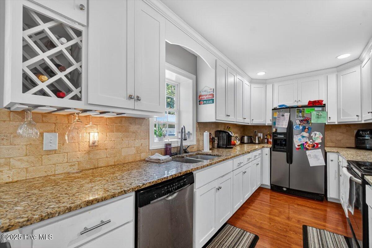 1109 Middle Sound Loop Road Wilmington, NC 28411 - Photo 28 of 49 Kitchen