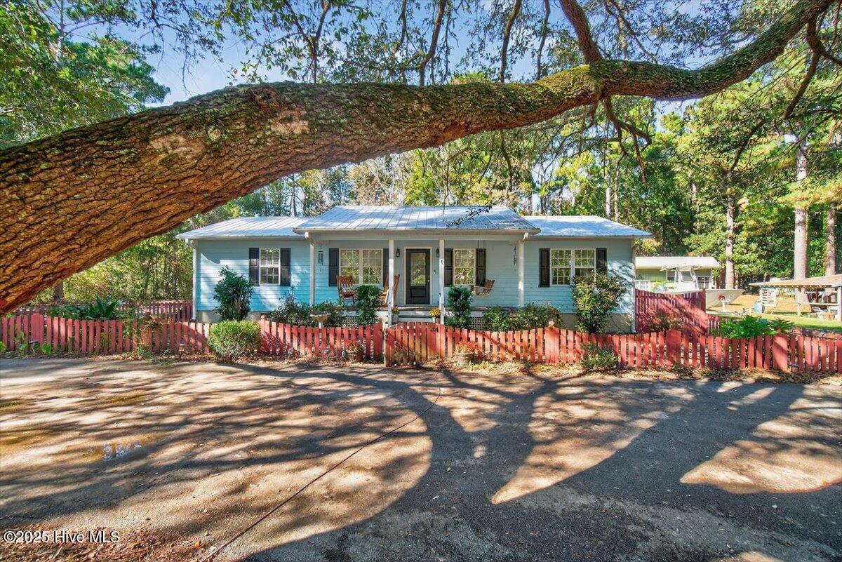 1109 Middle Sound Loop Road Wilmington, NC 28411 - Photo 3 of 49 Circular Driveway