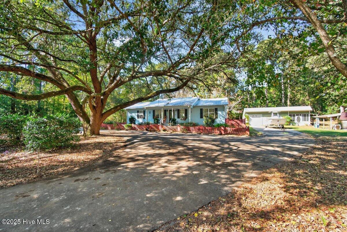 1109 Middle Sound Loop Road Wilmington, NC 28411 - Photo 39 of 49 Circular Driveway