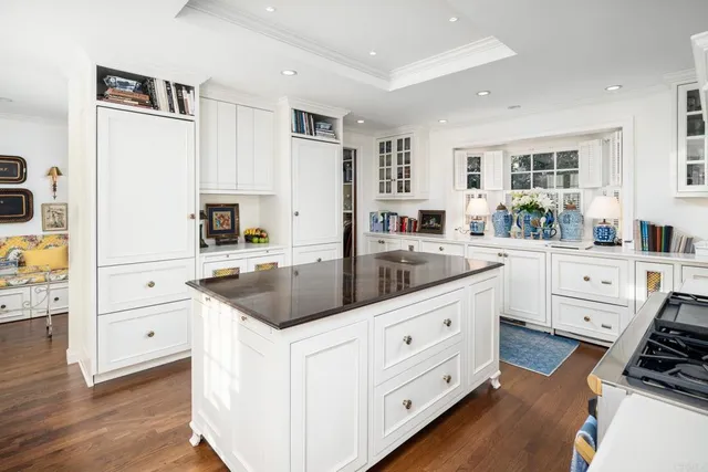 $5,200,000 | 7716 Lookout Drive, La Jolla, CA 92037