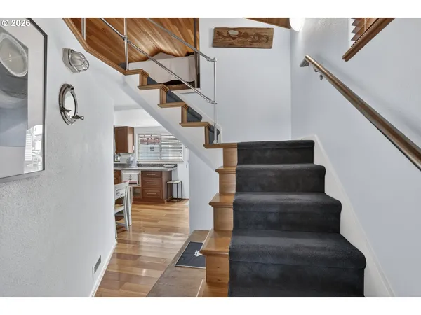 $189,900 | 19609 Northeast Marine Drive, Unit D5, Portland, OR 97230