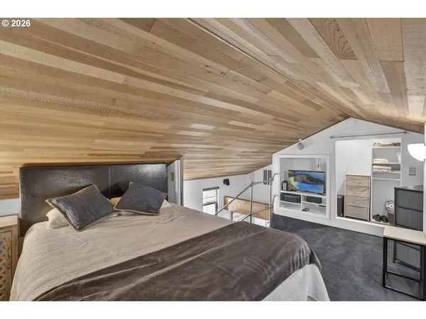 $189,900 | 19609 Northeast Marine Drive, Unit D5, Portland, OR 97230