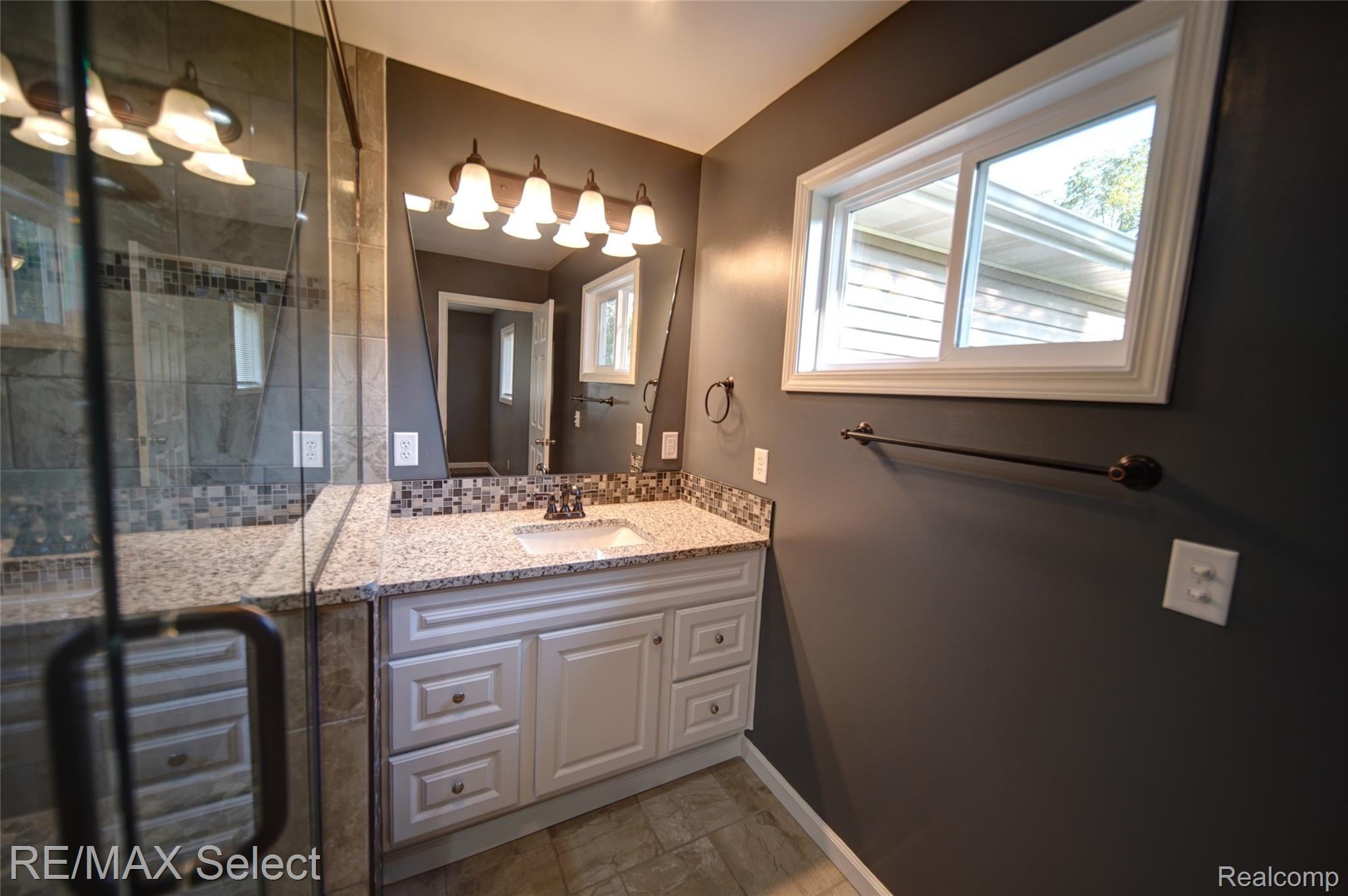 9422 East Coldwater Road Davison, MI 48423 - Photo 19 of 31 9422 E Coldwater 52 (2).jpg