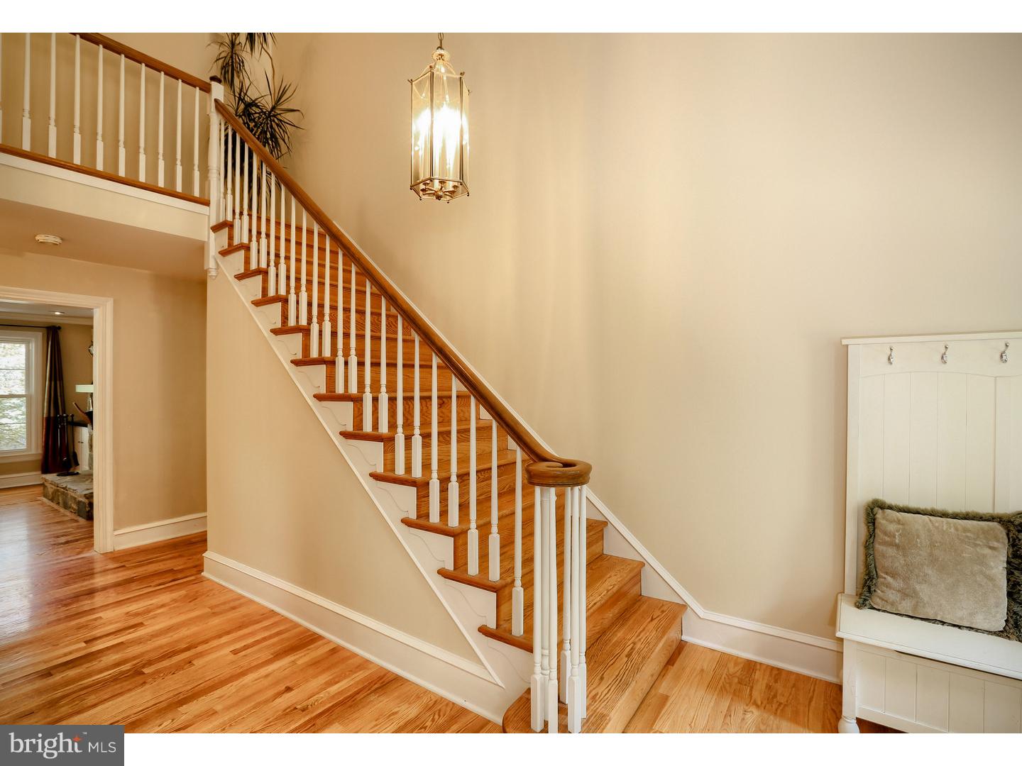 706 Hertford Road Wilmington, DE 19803 - Photo 2 of 20 Foyer