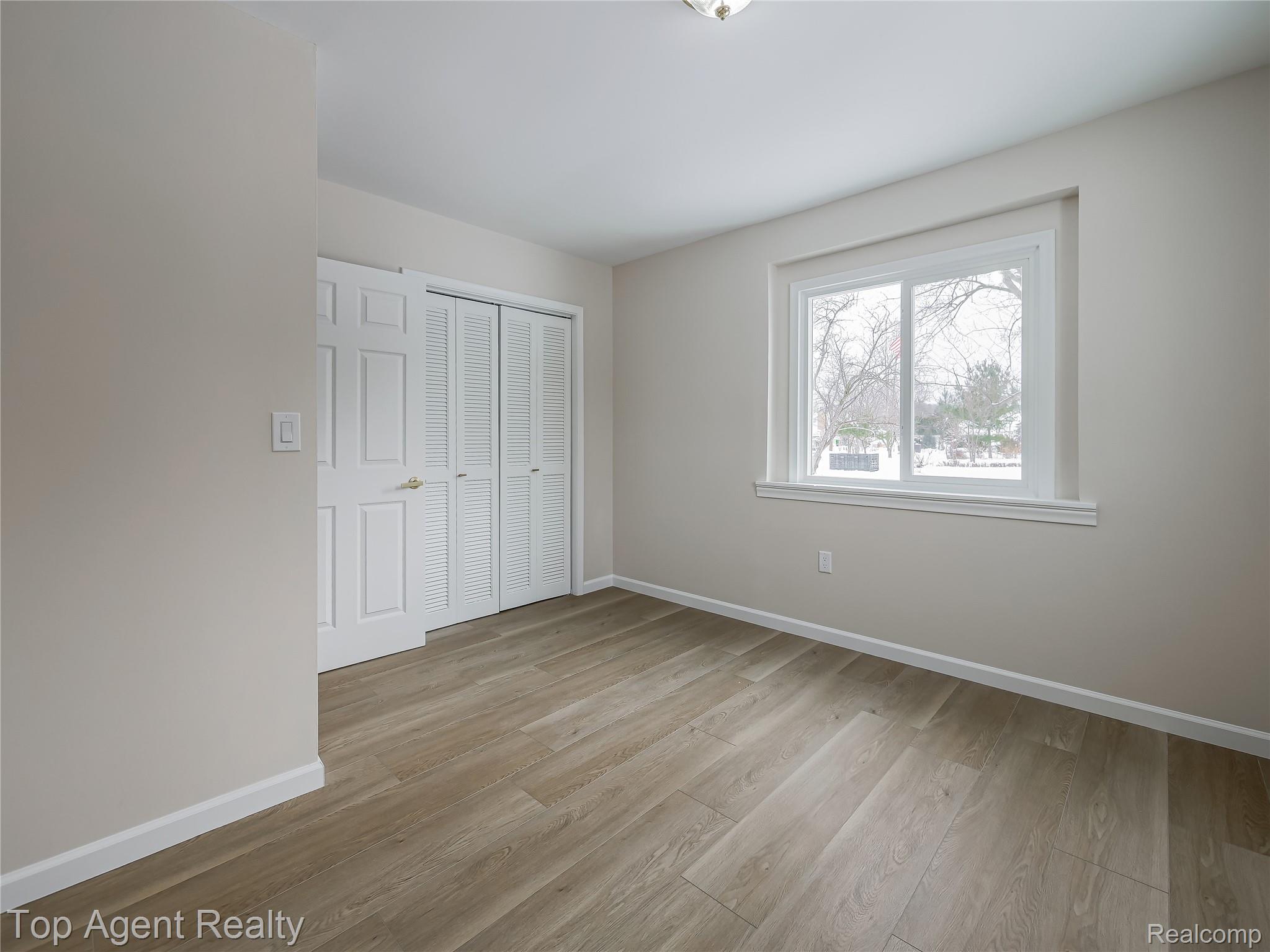 20580 21 Mile Road Macomb, MI 48044 - Photo 25 of 41 21 Mile-23.jpg