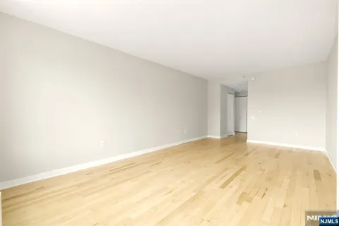 $699,000 | 310 Hudson Park, Unit 310, Edgewater, NJ 07020