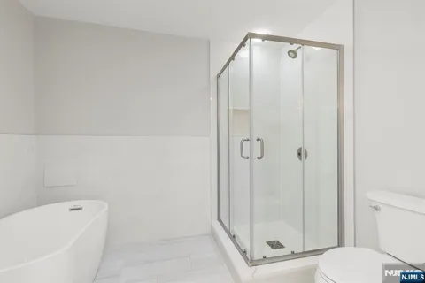 $699,000 | 310 Hudson Park, Unit 310, Edgewater, NJ 07020