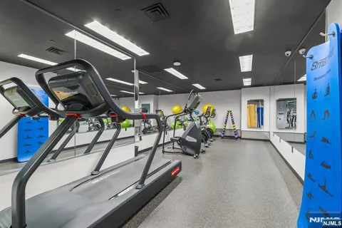 $699,000 | 310 Hudson Park, Unit 310, Edgewater, NJ 07020