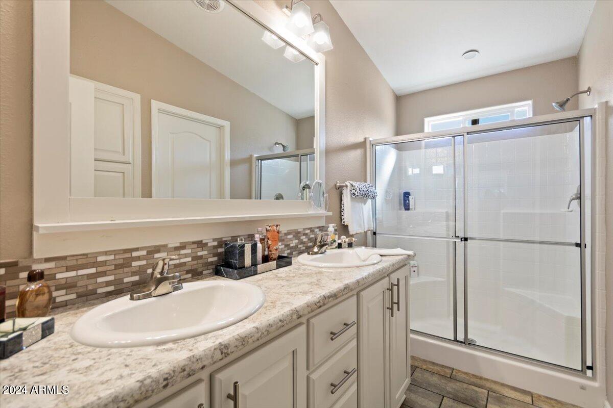8865 East Baseline Road, Unit 749 Mesa, AZ 85209 - Photo 14 of 30 Primary Bathroom