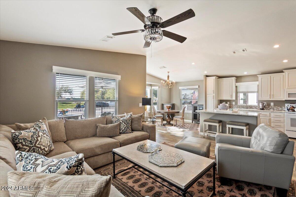 8865 East Baseline Road, Unit 749 Mesa, AZ 85209 - Photo 4 of 30 Light and Bright Great Room