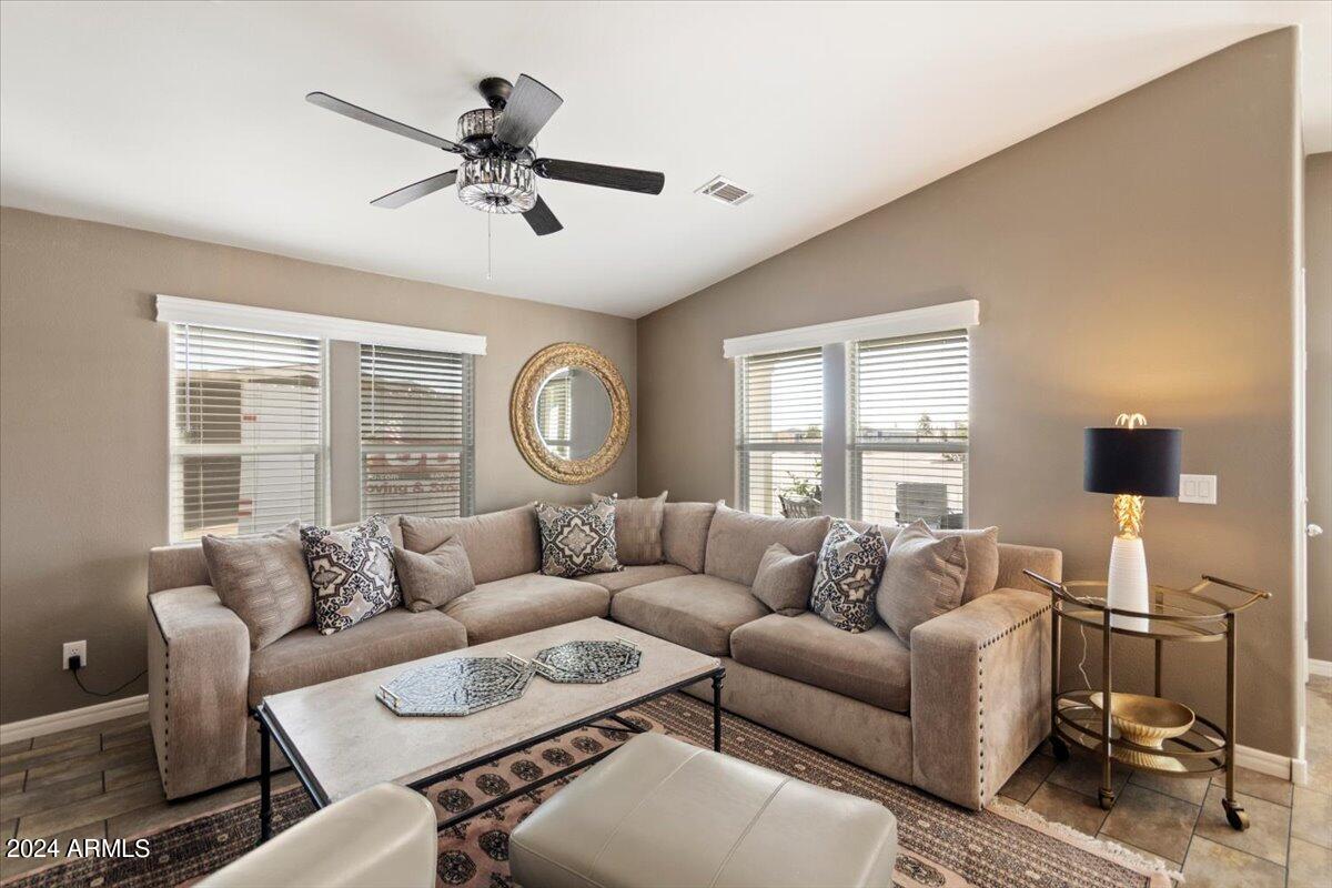 8865 East Baseline Road, Unit 749 Mesa, AZ 85209 - Photo 5 of 30 Light and Bright Great Room