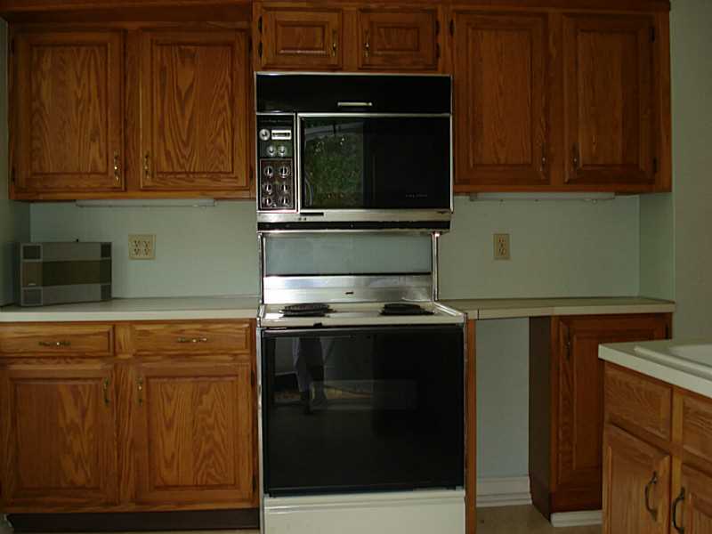 264 Log Road Smithfield, RI 02917 - Photo 2 of 14 Kitchen.