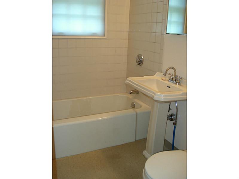 264 Log Road Smithfield, RI 02917 - Photo 4 of 14 Bathroom.