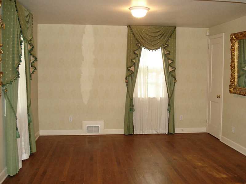 264 Log Road Smithfield, RI 02917 - Photo 6 of 14 Dining Room.