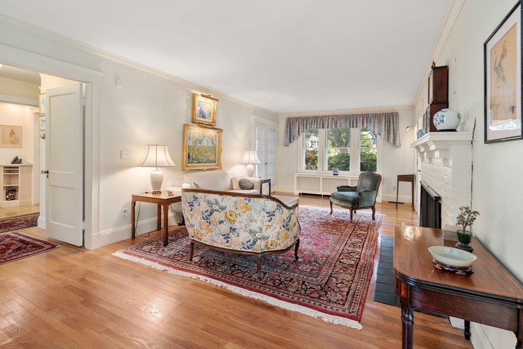 7 Grantland Road Wellesley, MA 02481 - Photo 6 of 34 Gallery Image 6