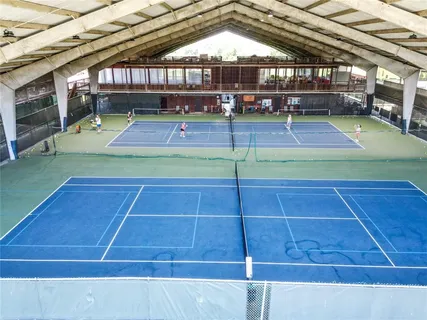 a view of a tennis court