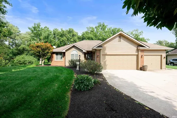 $375,000 | 689 County Rd S 100 West, Hartford City, IN 47348