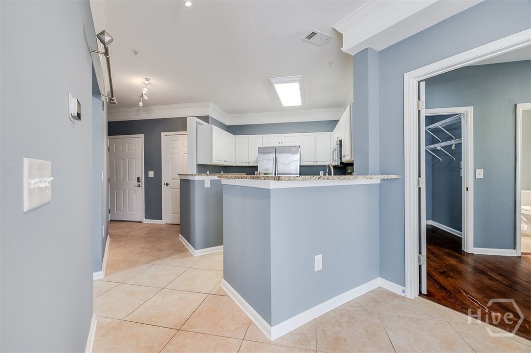 2424 Whitemarsh Way, Unit 2424 Savannah, GA 31410 - Photo 13 of 43