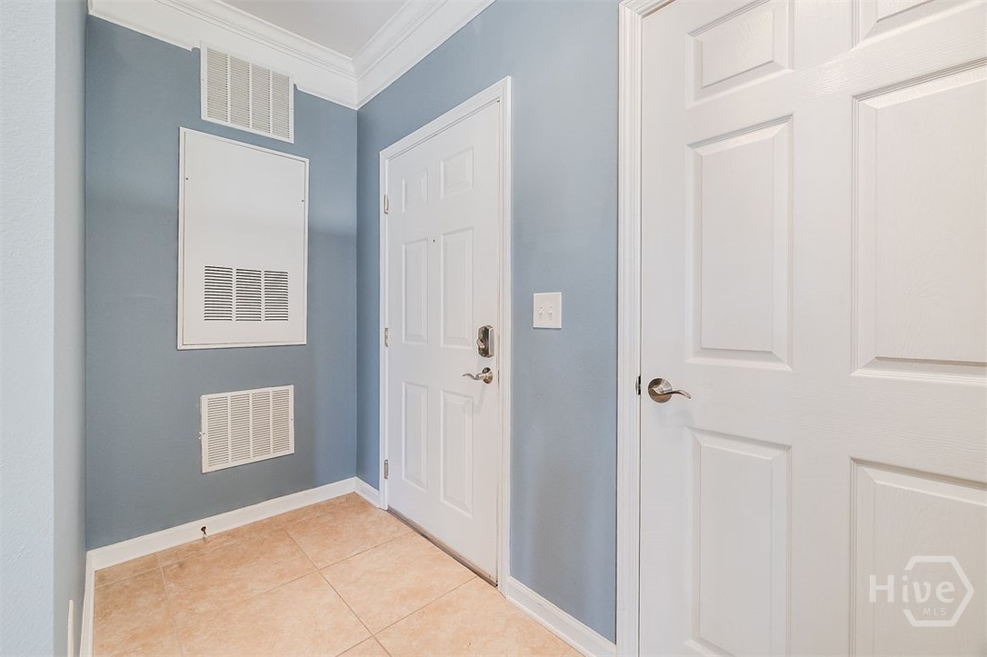 2424 Whitemarsh Way, Unit 2424 Savannah, GA 31410 - Photo 5 of 43