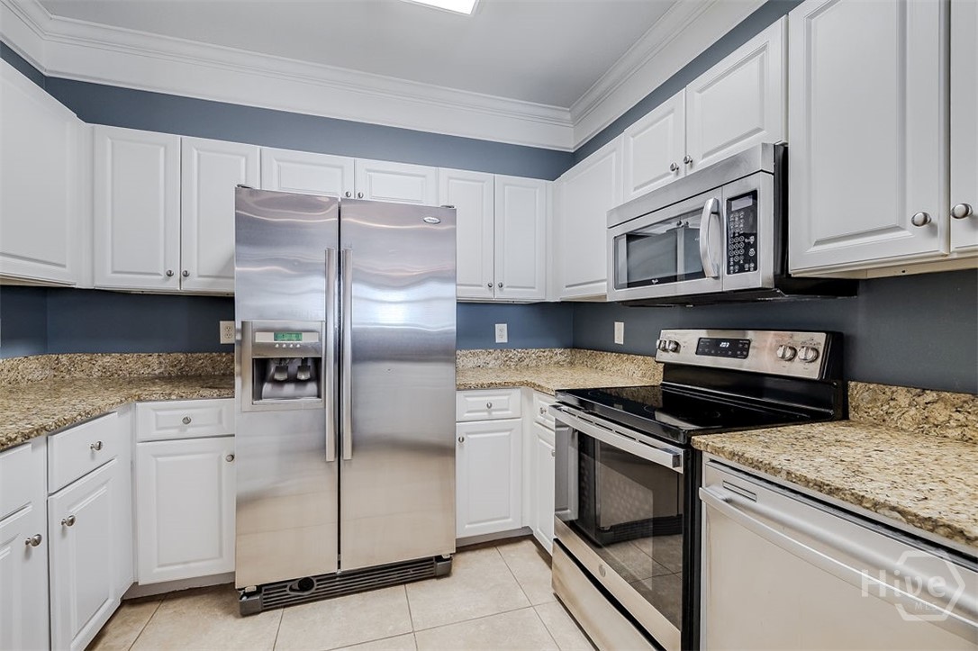 2424 Whitemarsh Way, Unit 2424 Savannah, GA 31410 - Photo 8 of 43