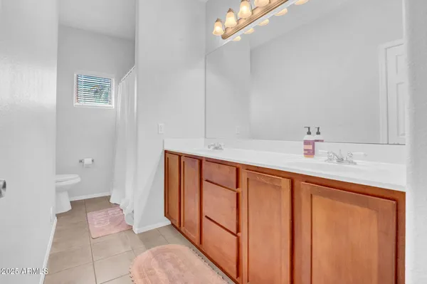 $2,400 | 2929 North 37th Street, Unit 10, Phoenix, AZ 85018
