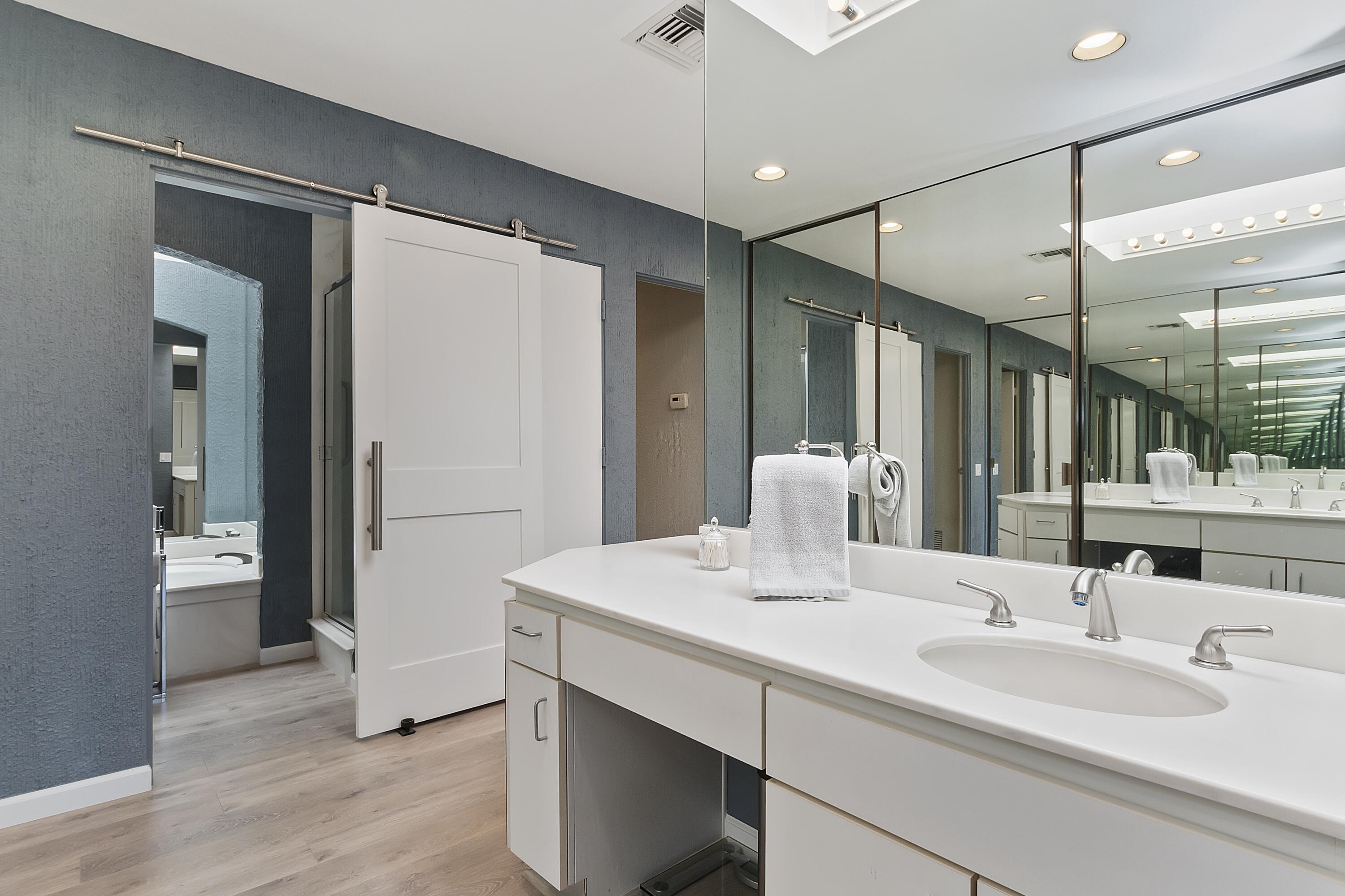 843 Inverness Drive Rancho Mirage, CA 92270 - Photo 16 of 25 036_Primary Bathroom