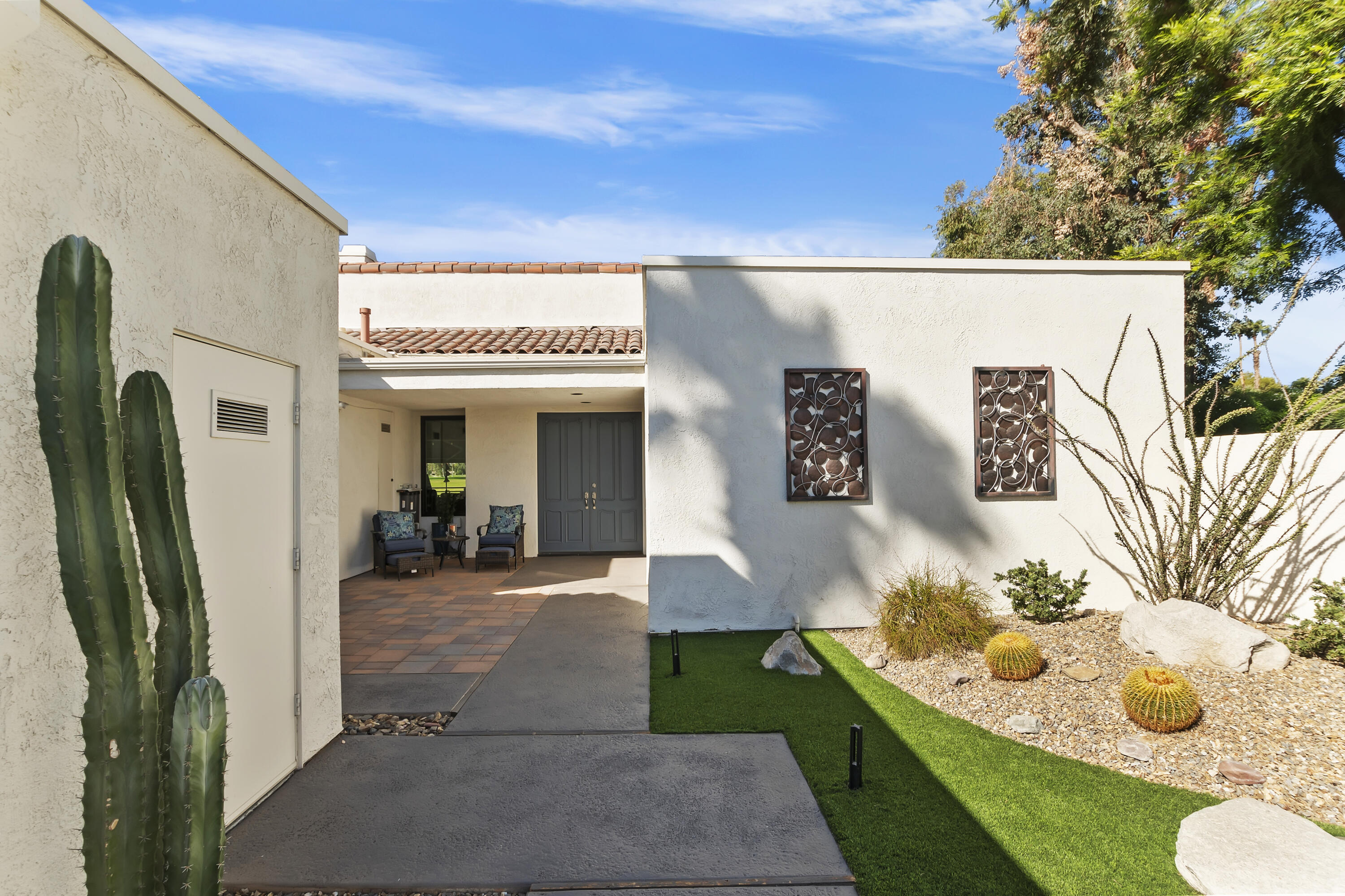 843 Inverness Drive Rancho Mirage, CA 92270 - Photo 23 of 25 006_Courtyard