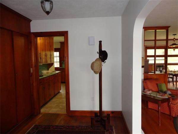 456 Sunderland Road Amherst, MA 01002 - Photo 4 of 30 Gallery Image 4