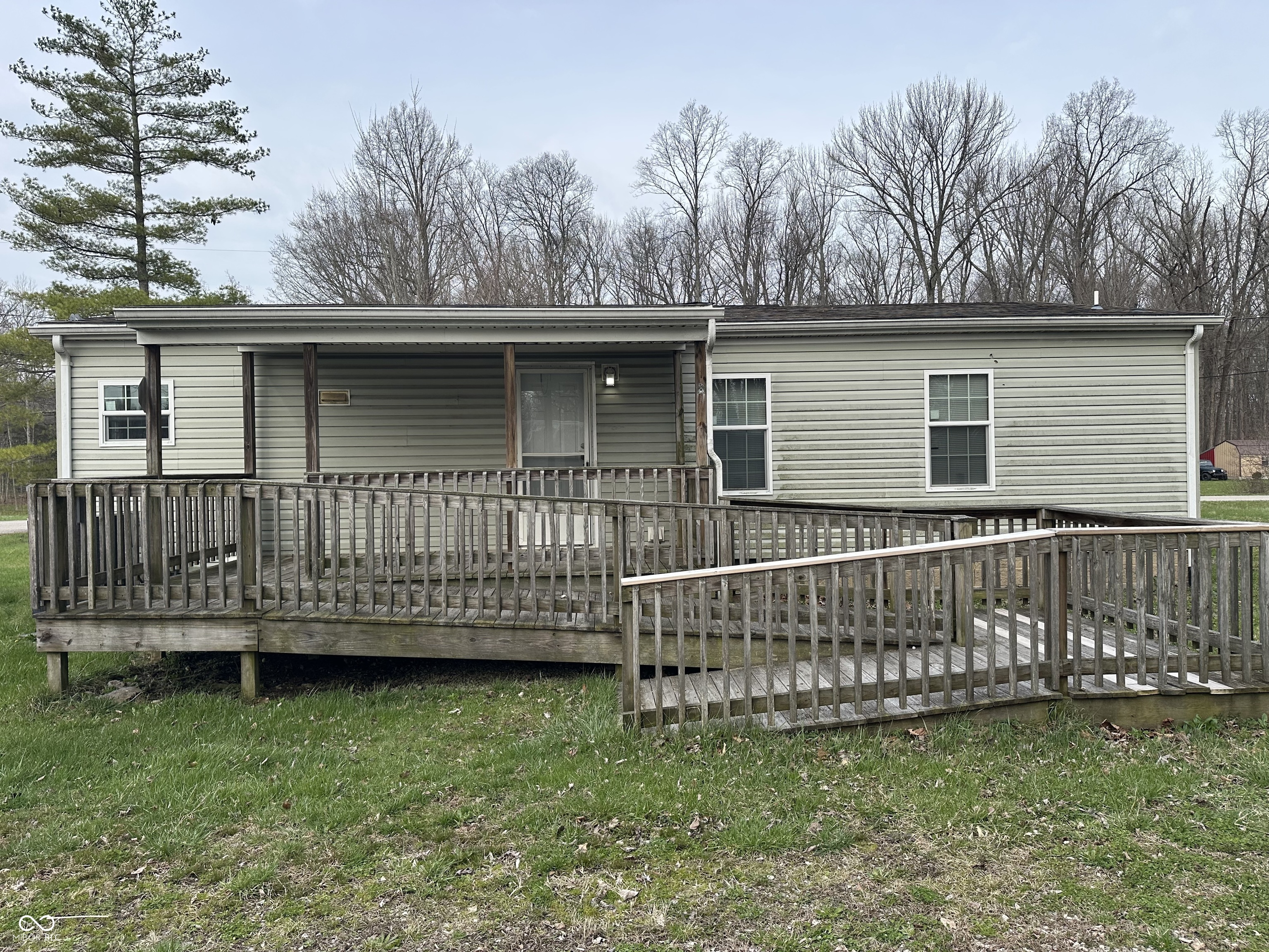 8730 South Byfield Street Commiskey, IN 47227 - Photo 3 of 16