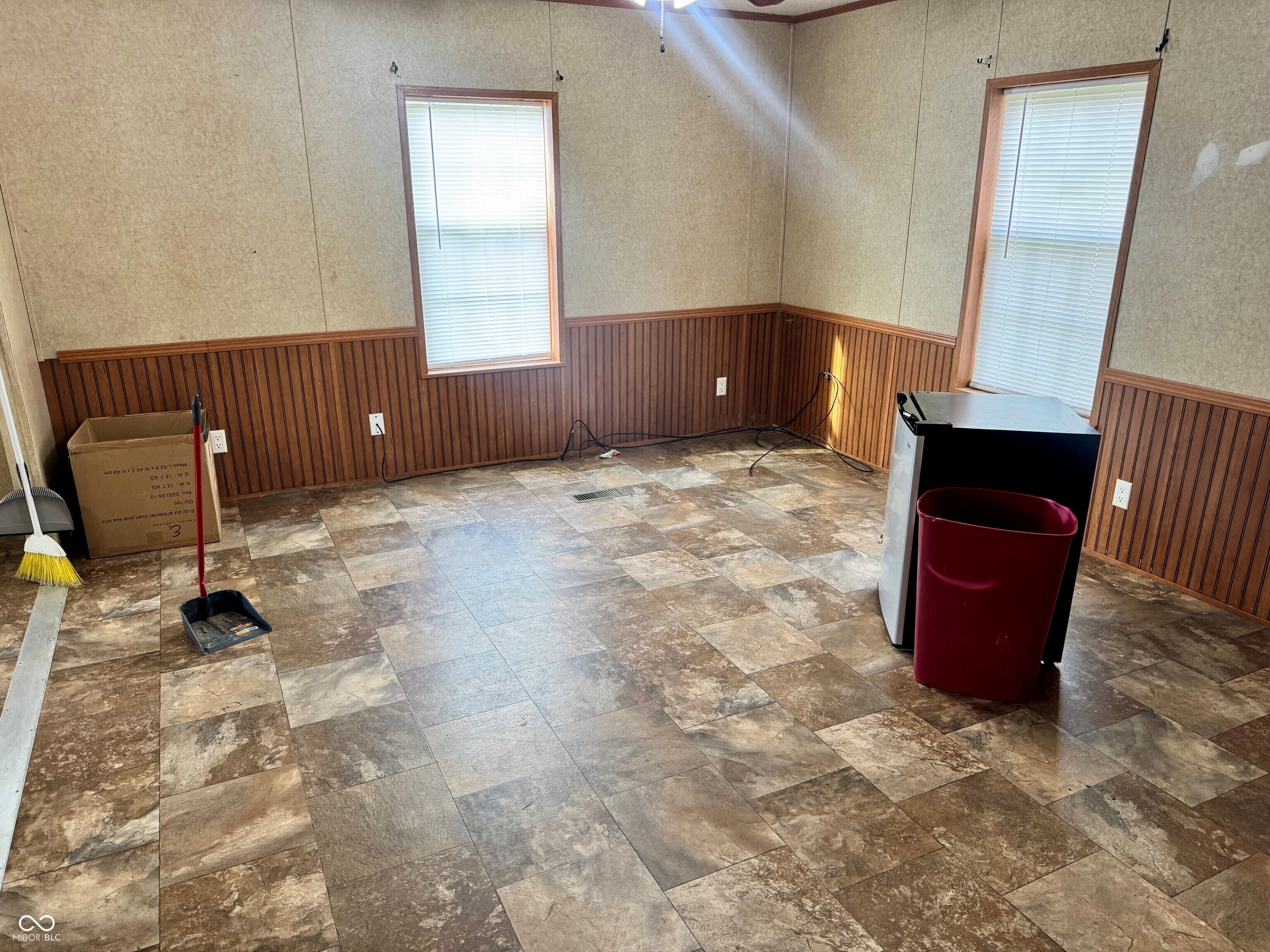 8730 South Byfield Street Commiskey, IN 47227 - Photo 8 of 16