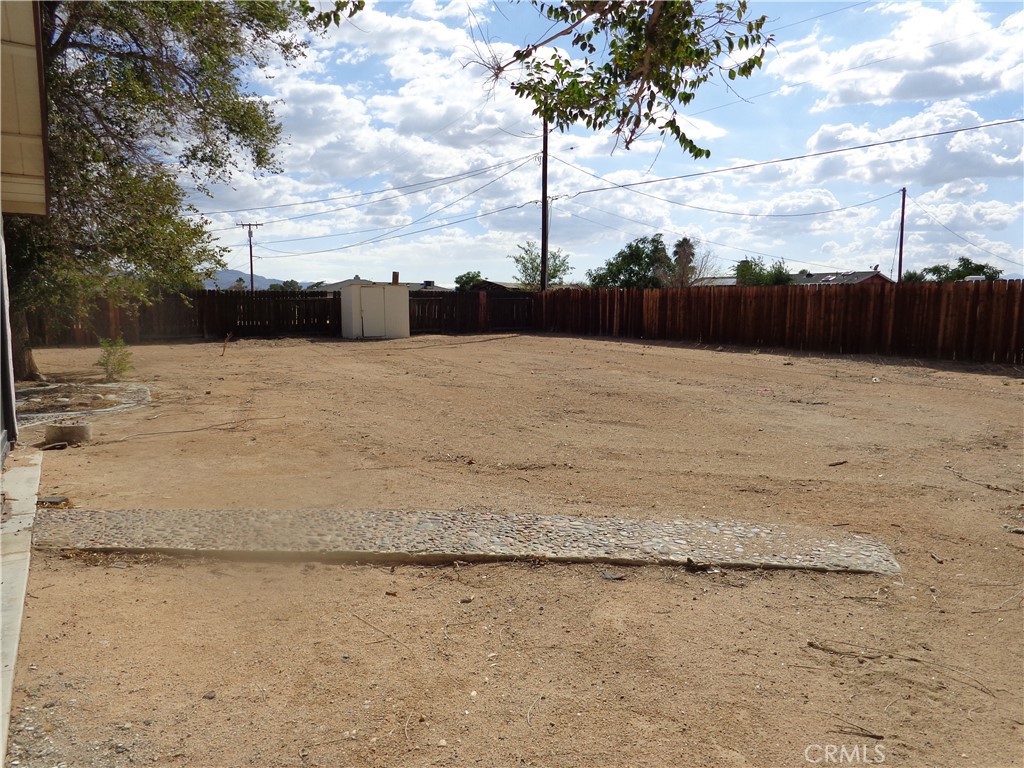 12744 Running Deer Road Apple Valley, CA 92308 - Photo 30 of 30 a street view of ocean