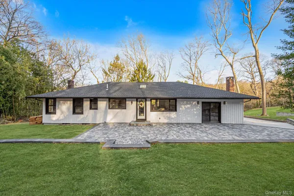 $1,699,888 | 17 Woodbury Road, Woodbury, NY 11797
