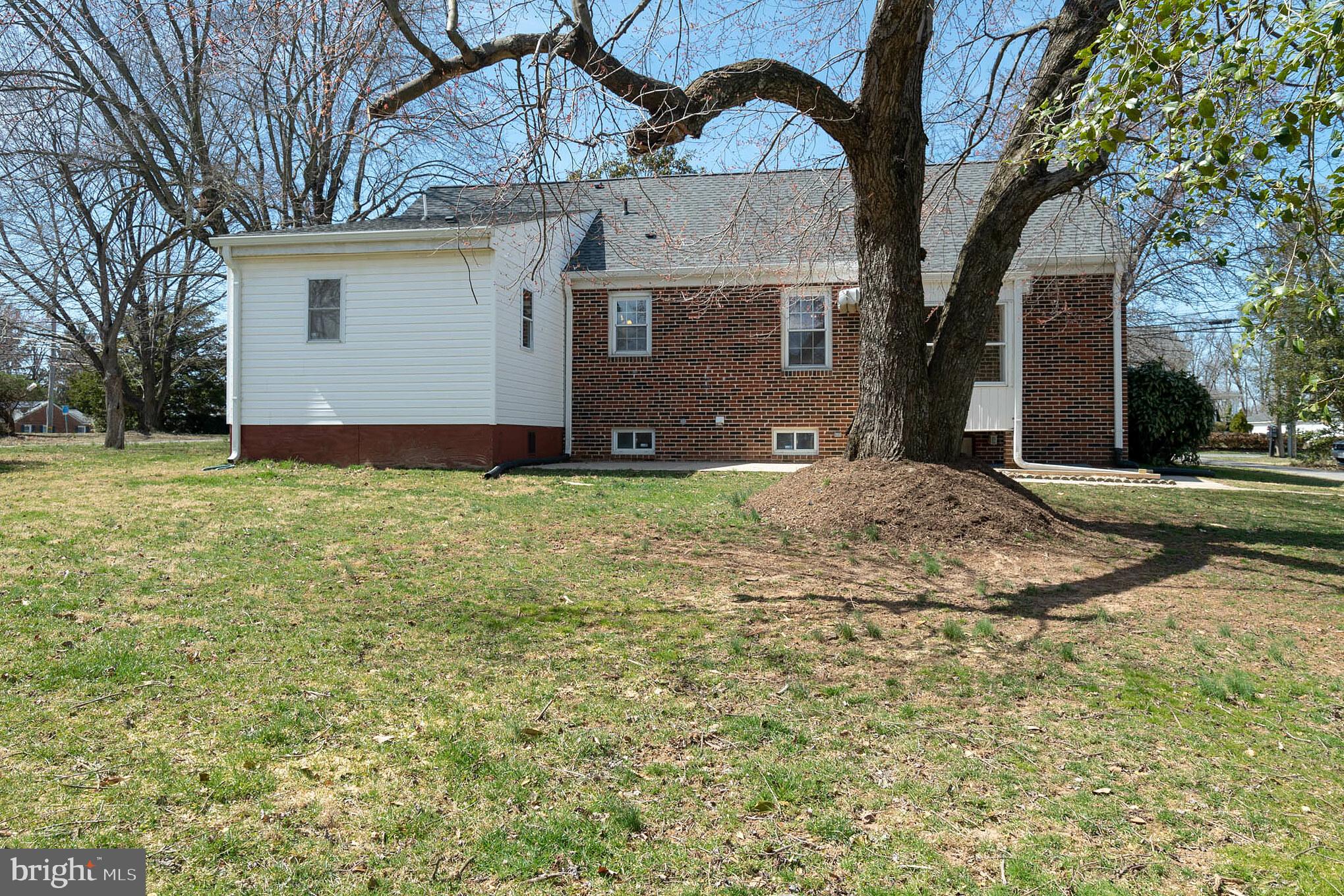 25705 Ridge Road Damascus, MD 20872 - Photo 27 of 30 Back yard view