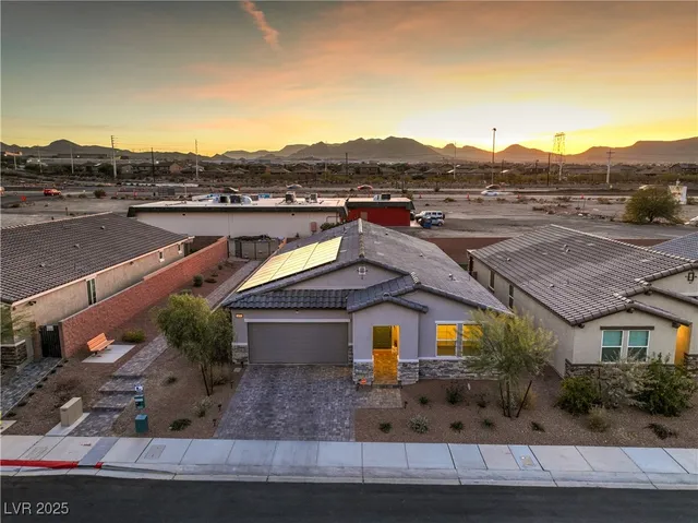 $525,000 | 617 Sylvan Street, Henderson, NV 89002