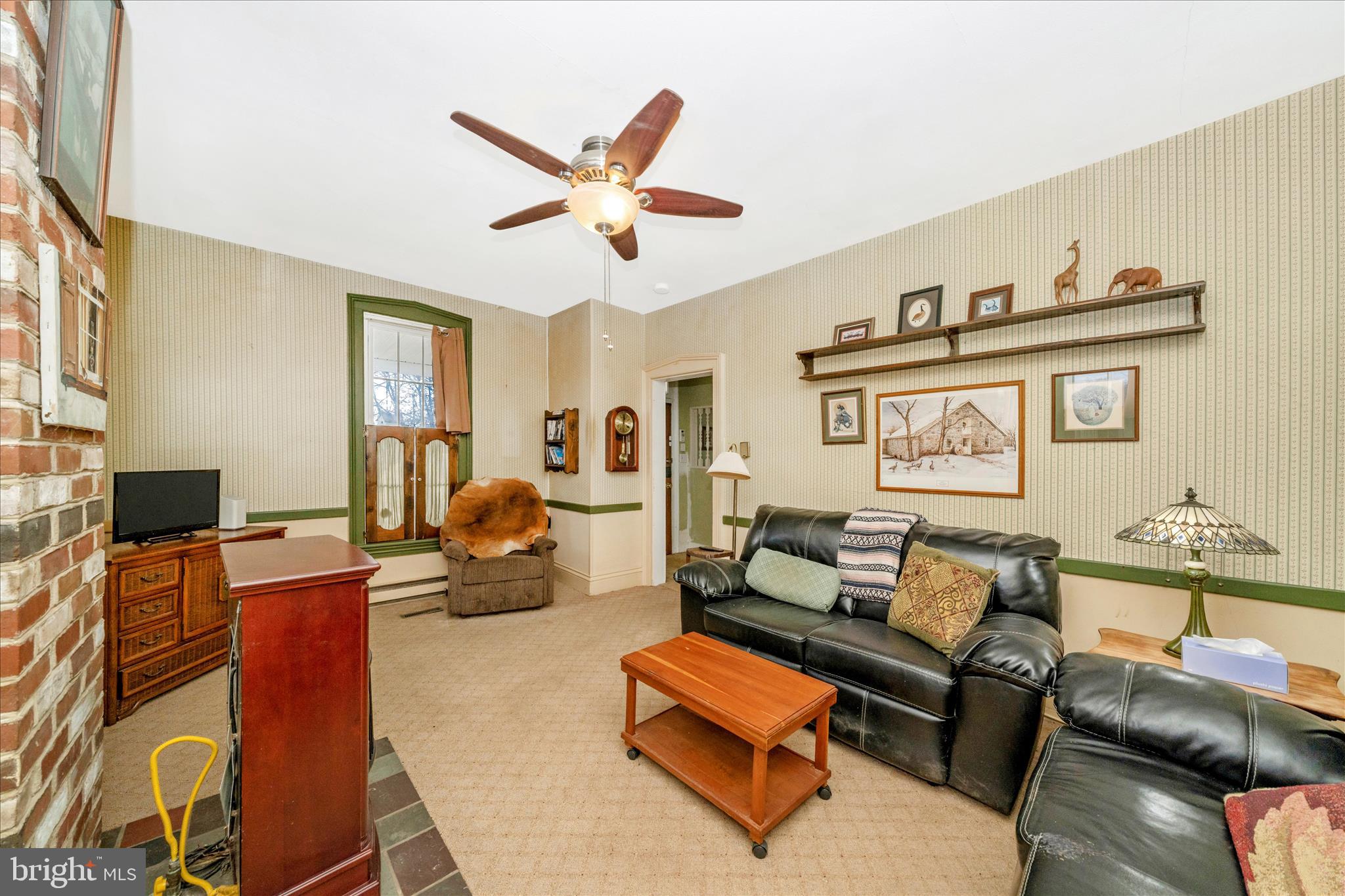 6710 Ford Road Frederick, MD 21702 - Photo 12 of 62 a living room with furniture