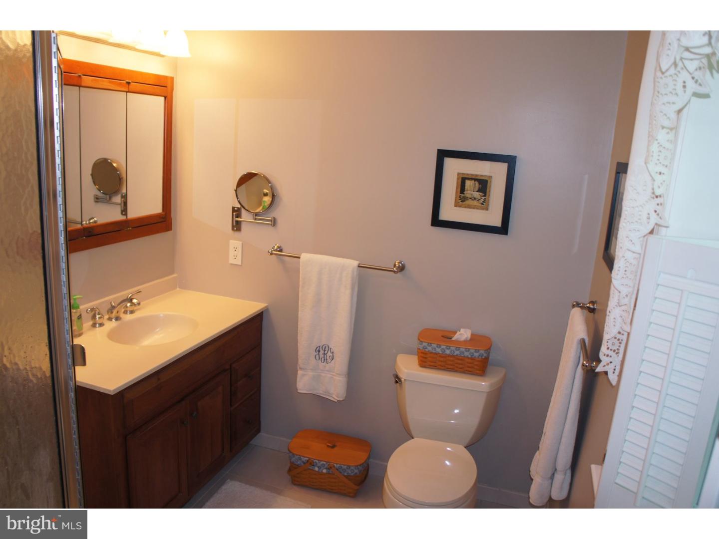 258 Springhouse Lane Media, PA 19063 - Photo 15 of 25 Master Bathroom
