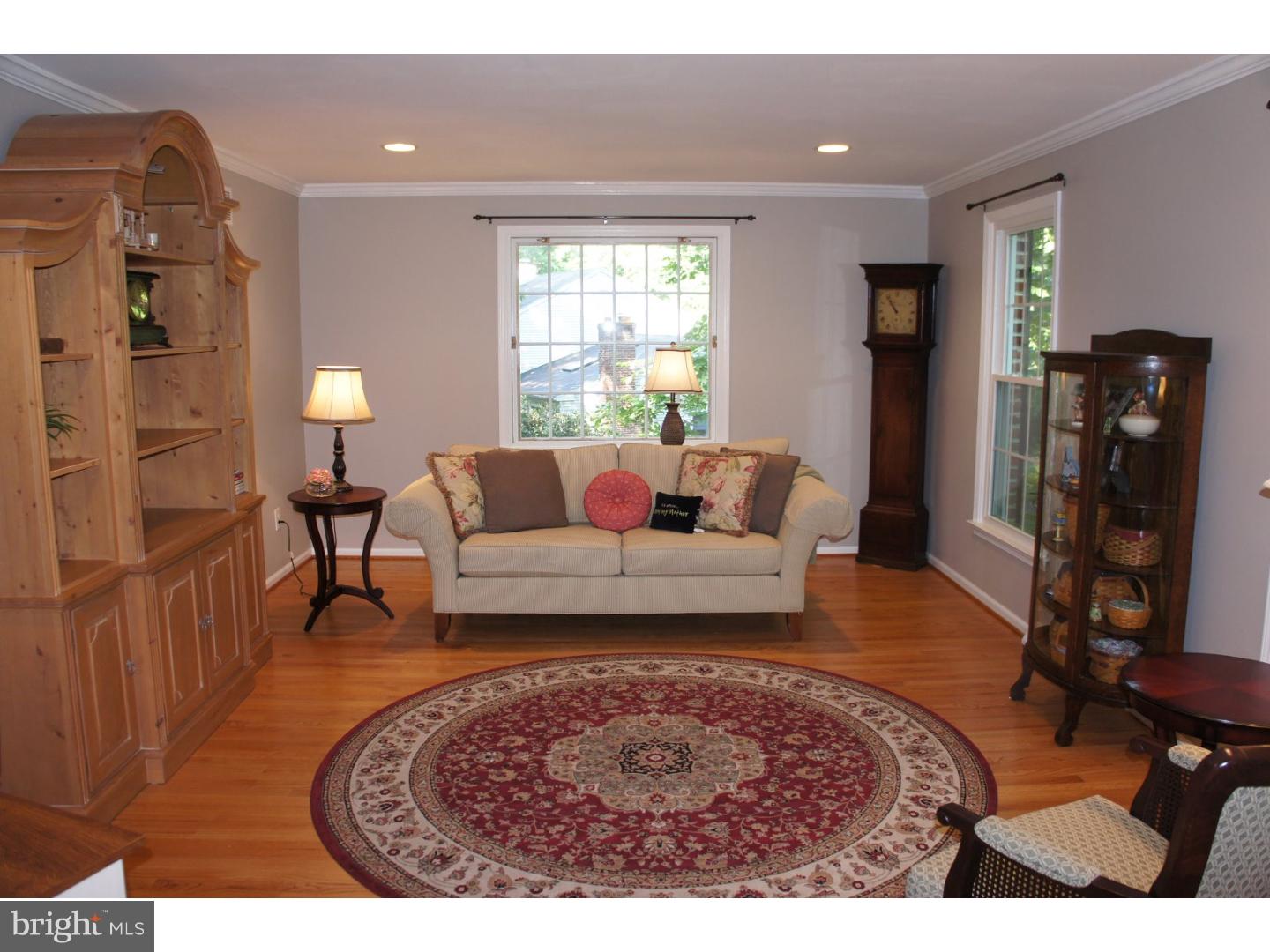258 Springhouse Lane Media, PA 19063 - Photo 5 of 25 Living Room