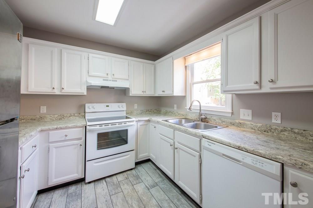 5622 Bridgetowne Way Raleigh, NC 27609 - Photo 12 of 30 Kitchen