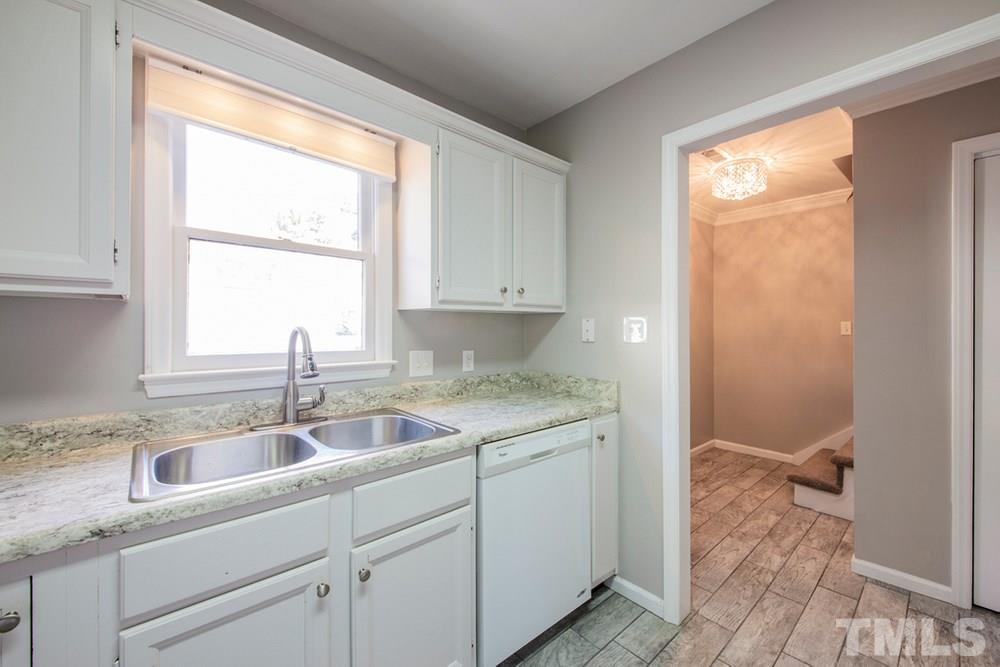 5622 Bridgetowne Way Raleigh, NC 27609 - Photo 15 of 30 Kitchen