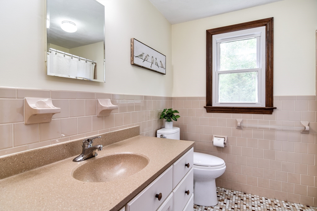 19 Swanson Road Framingham, MA 01701 - Photo 18 of 30