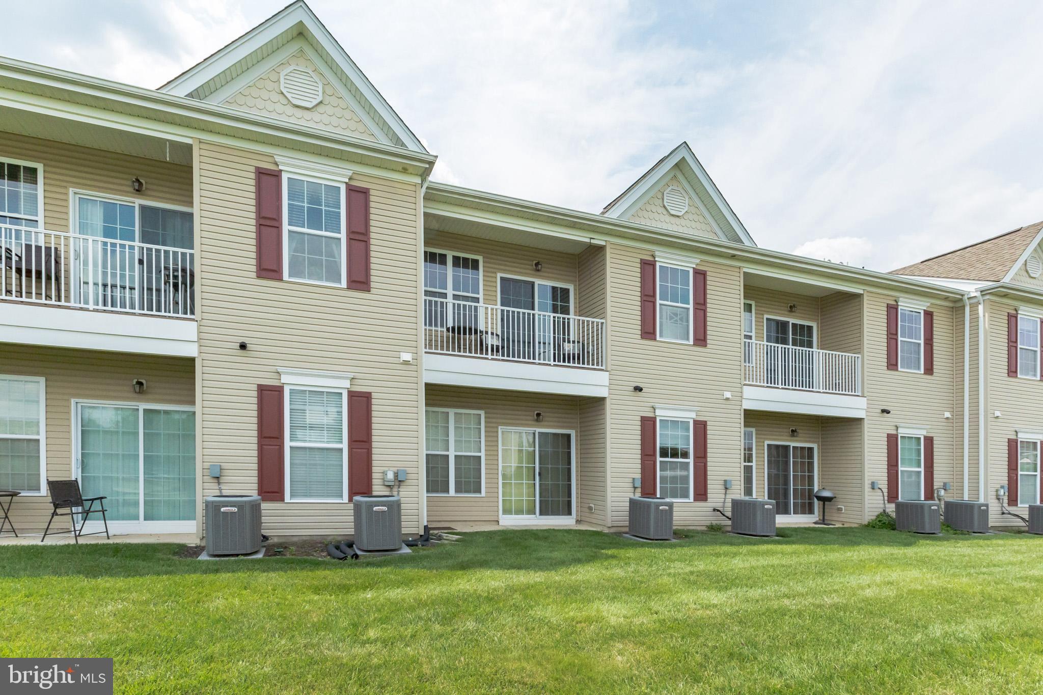 110 Raphael Court Williamstown, NJ 08094 - Photo 2 of 29 Gallery Image 2