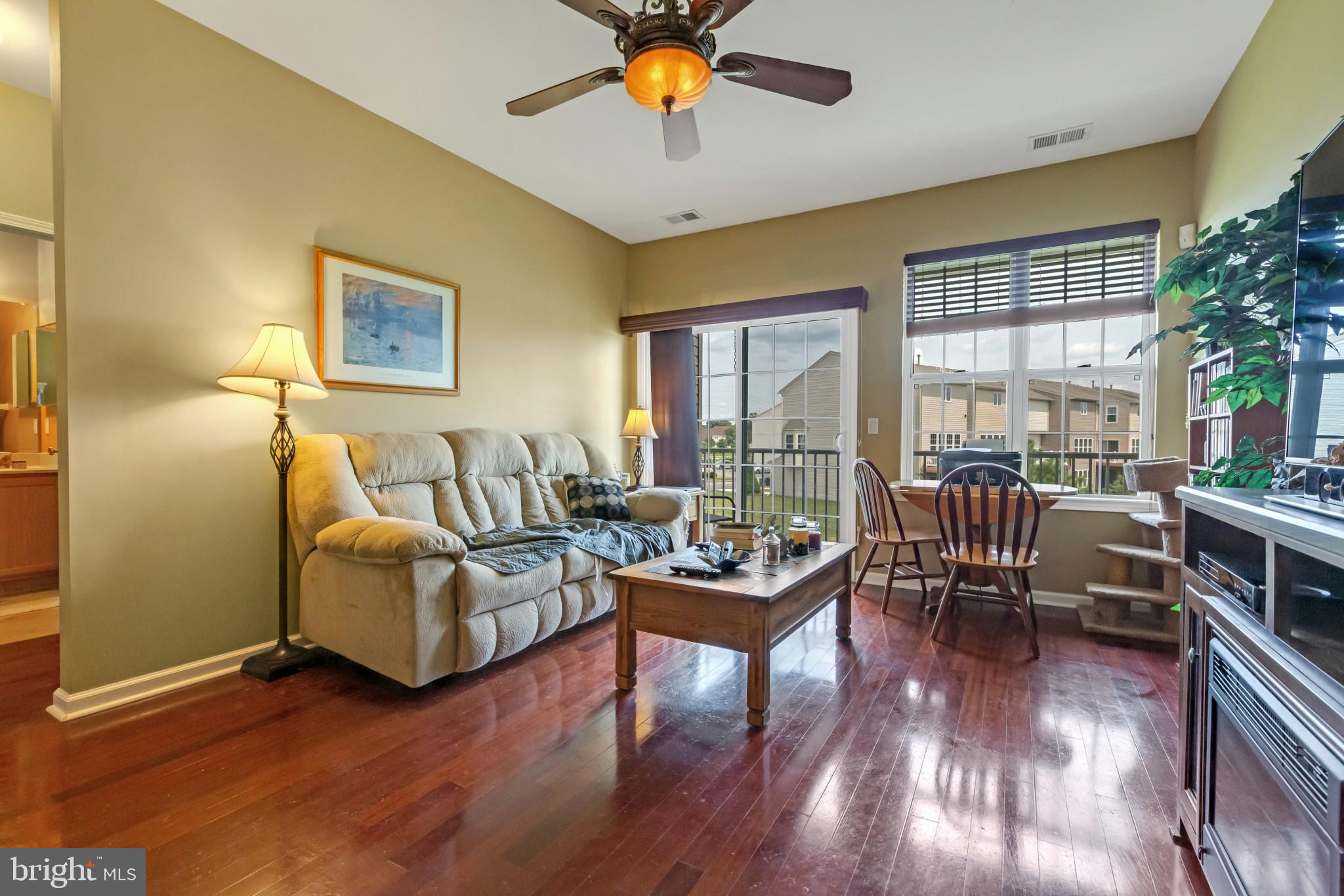 110 Raphael Court Williamstown, NJ 08094 - Photo 6 of 29 Gallery Image 6