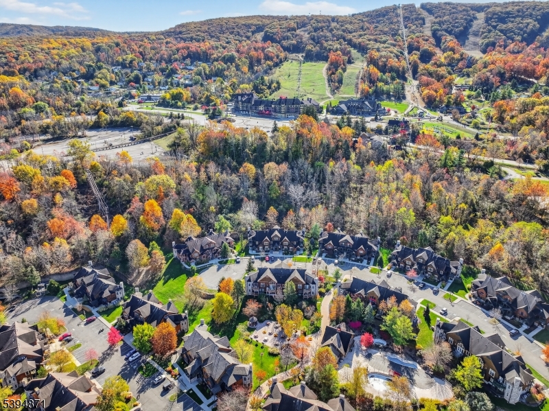 10-11 Pine Crescent, Unit 21 Vernon, NJ 07462 - Photo 41 of 50 view of city and green space