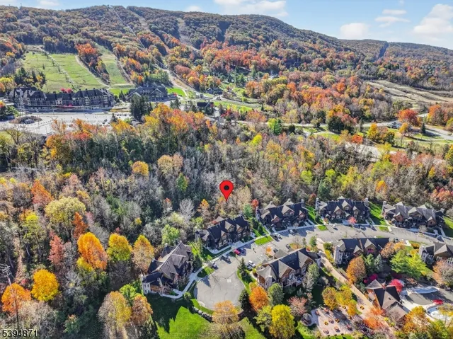 $439,900 | 10-11 Pine Crescent, Unit 21, Vernon, NJ 07462