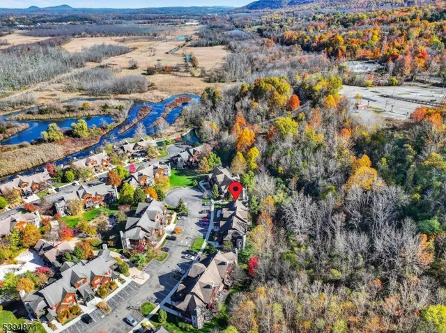 $439,900 | 10-11 Pine Crescent, Unit 21, Vernon, NJ 07462