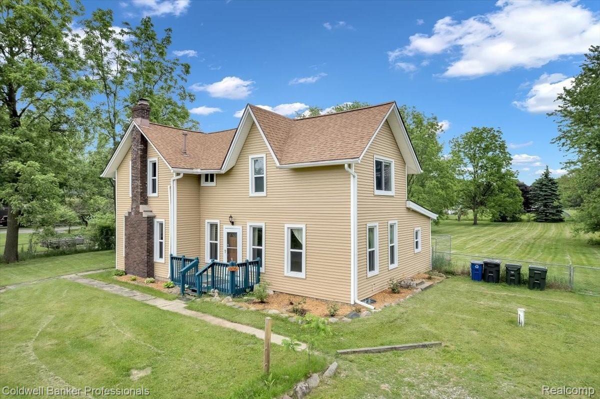 805 Hemingway Road Lake Orion, MI 48362 - Photo 2 of 37 03-DJI_0360.jpg