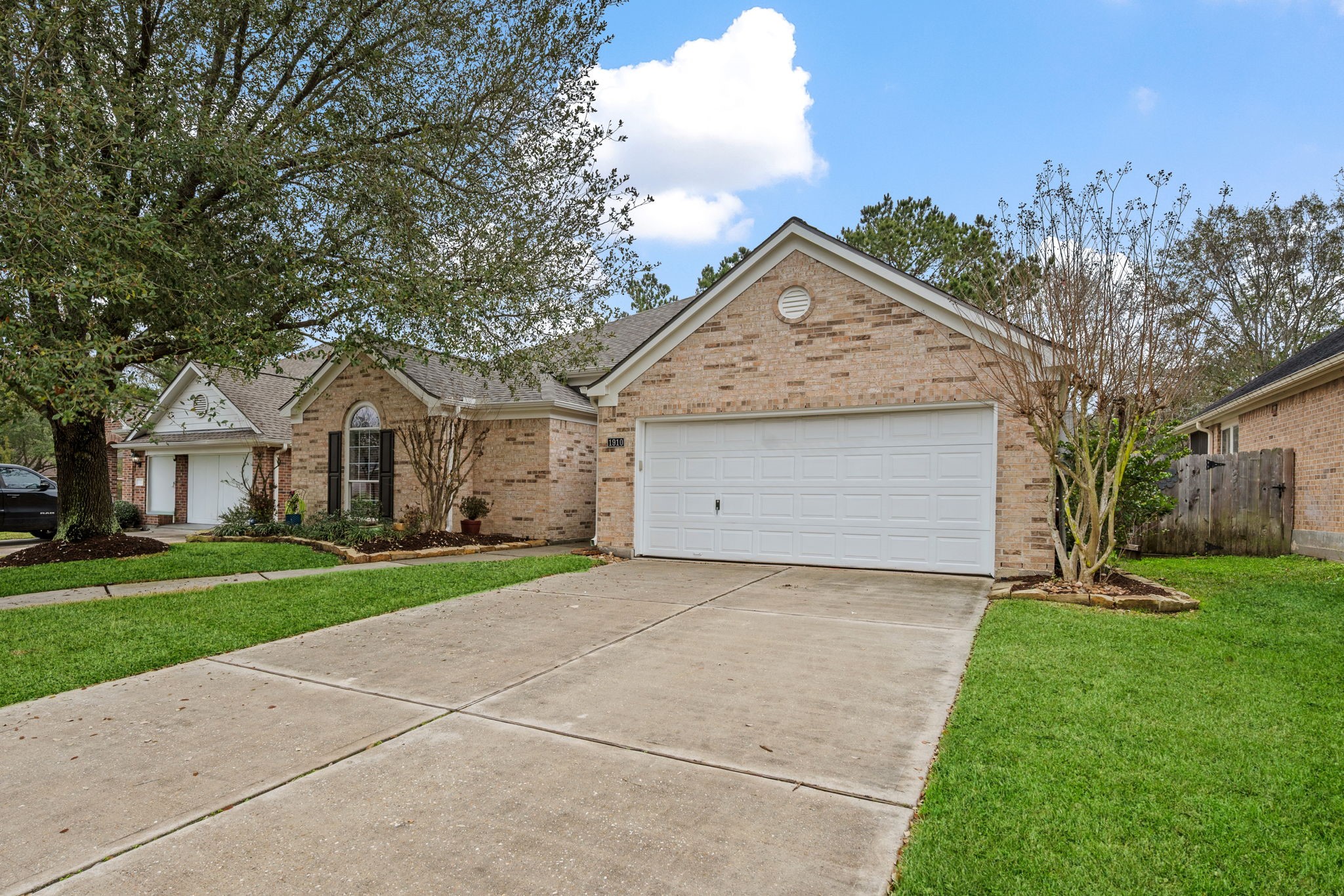 1910 Katlyn Lane Spring, TX 77386 - Photo 3 of 35 One Story home with NO NEIGHBORS BEHIND