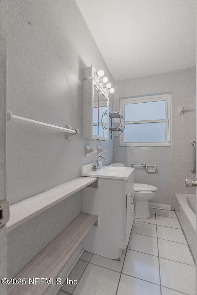 4504 Barnes Road South Jacksonville, FL 32207 - Photo 14 of 28 Bath